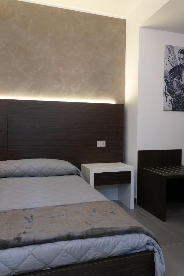 Brigante Suites Misano Adriatico Eksteriør billede