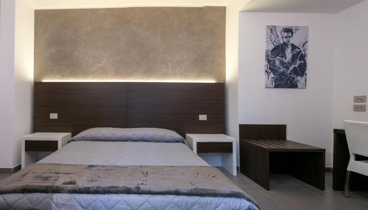 Brigante Suites Misano Adriatico Eksteriør billede