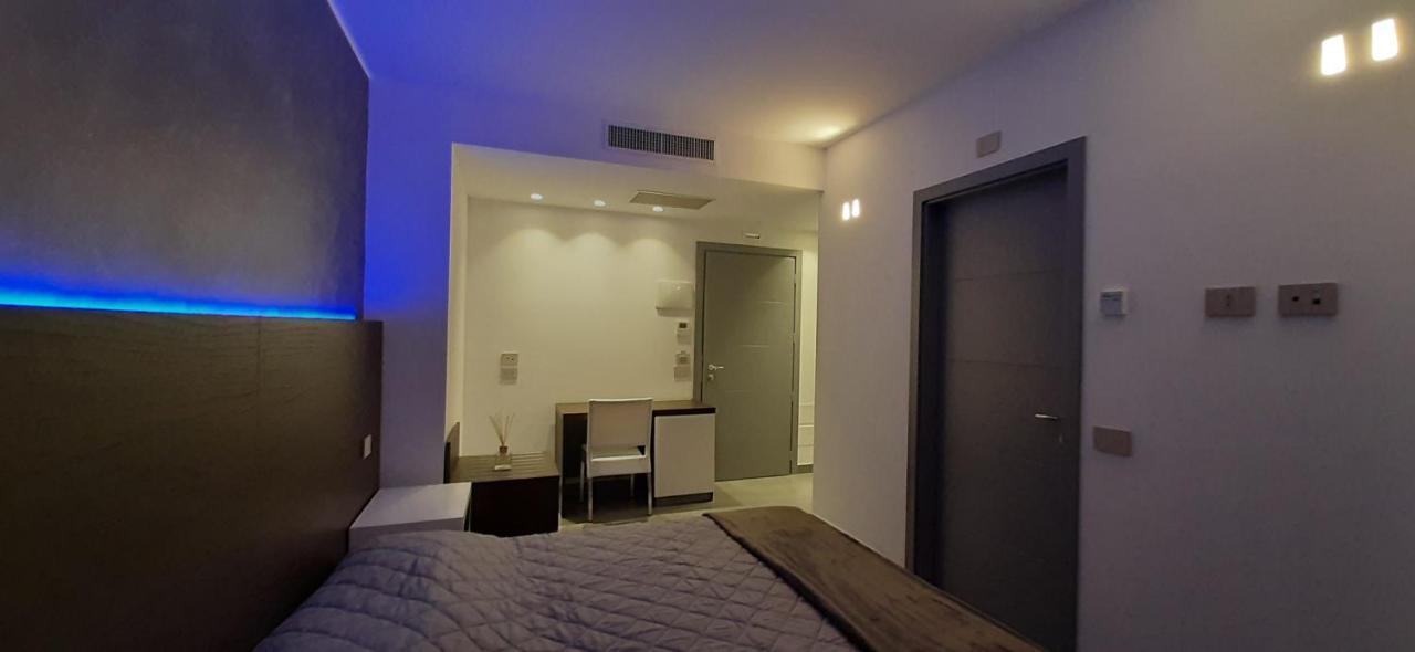 Brigante Suites Misano Adriatico Eksteriør billede